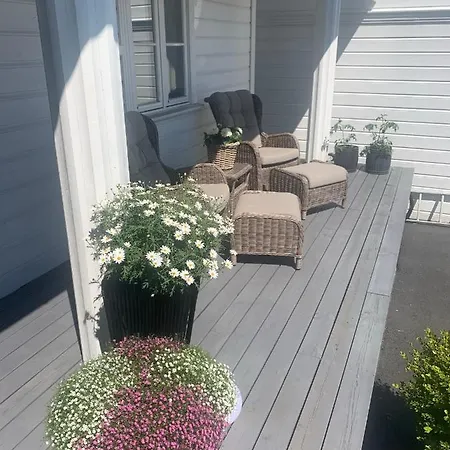 Romslig Hus Med Jacuzzi, Spillrom Og Stor Terrasse 펜션 *