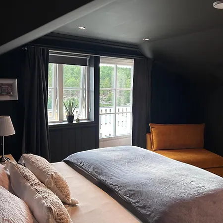 Stort Luftig Hus I فردريكسْتاد