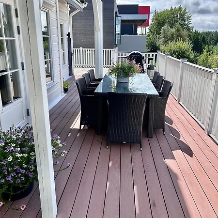 Stort Luftig Hus I بيت للعطل *