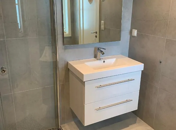 بيت للعطل Stort Luftig Hus I *